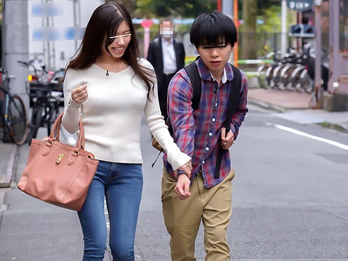 おねショタ叔母