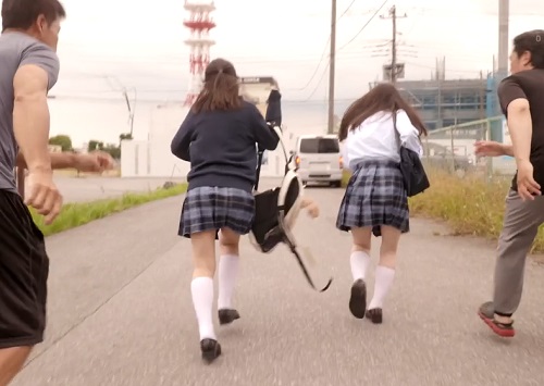 女子校生　中出し100連発